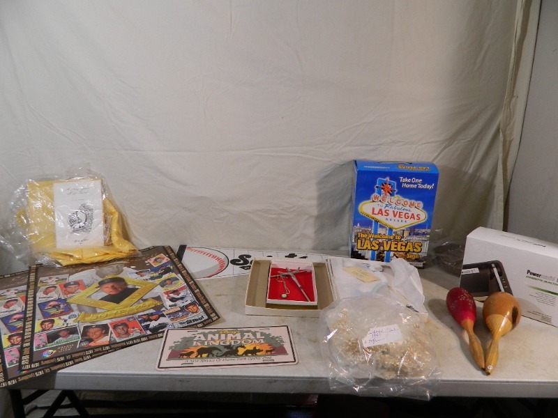 lot 13 image: Collectibles