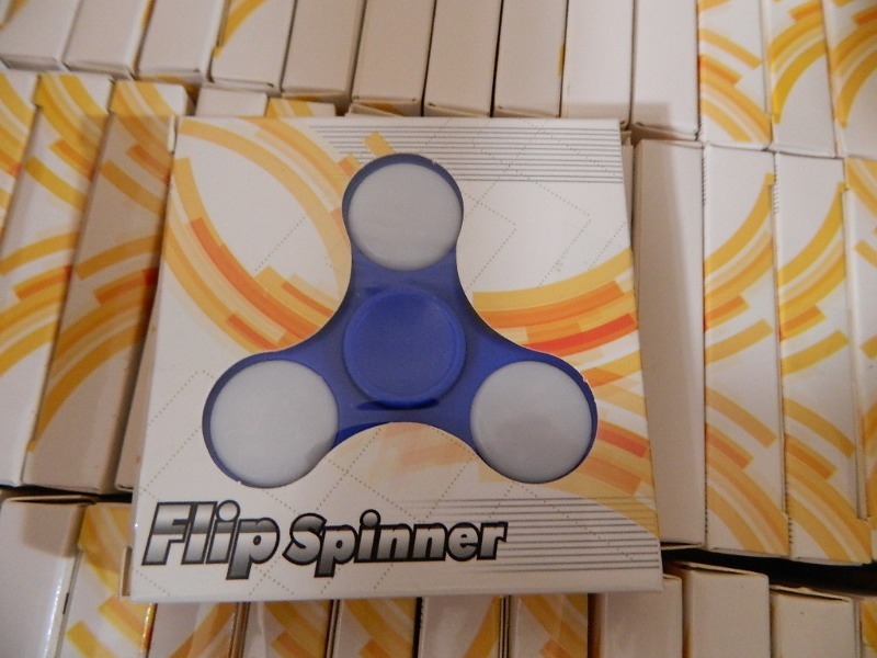 lot 29 image: Case of 60 New LED Fidget Spinners