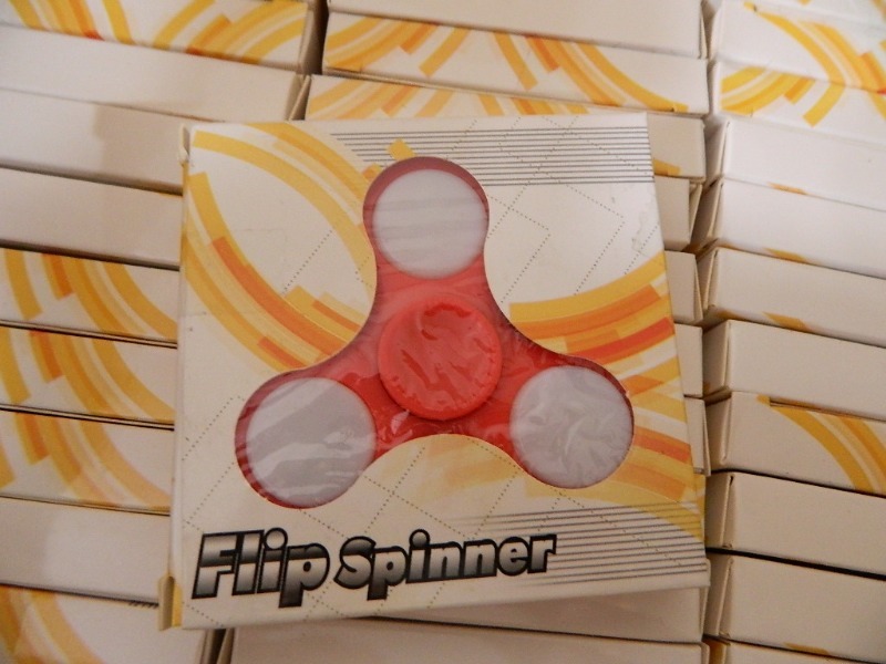 lot 30 image: Case of 60 New LED Fidget Spinners