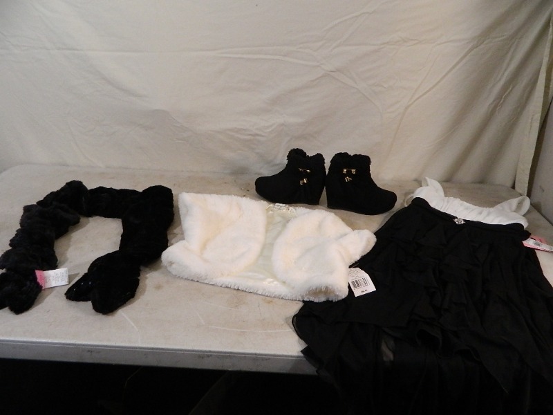 lot 35 image: New Little Girls Outfit