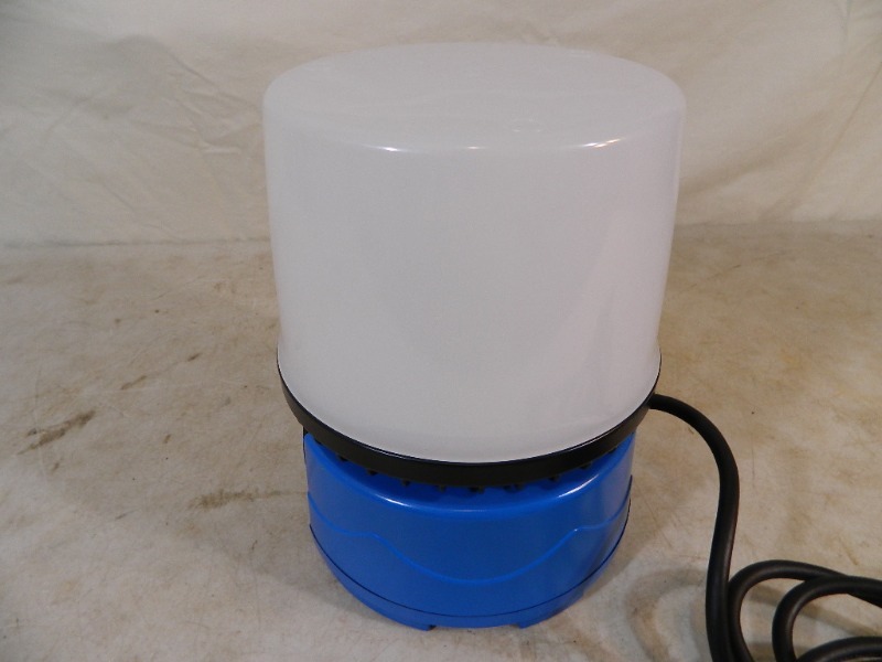 lot 43 image: New LED WorklightLantern