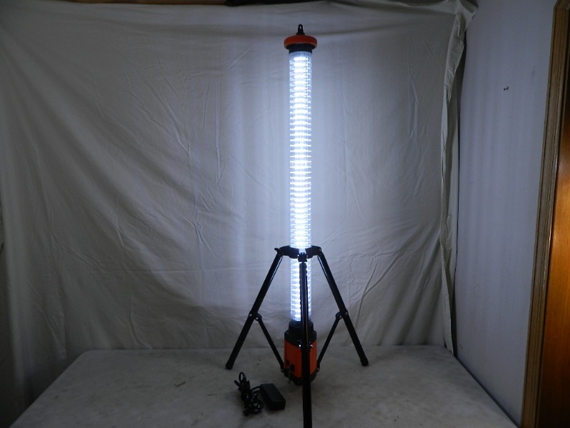 lot 44 image: Cordless LED Tower Worklight  Lantern