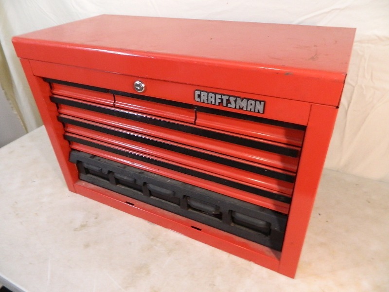 lot 60 image: Craftsman 7 Drawer Metal Toolbox
