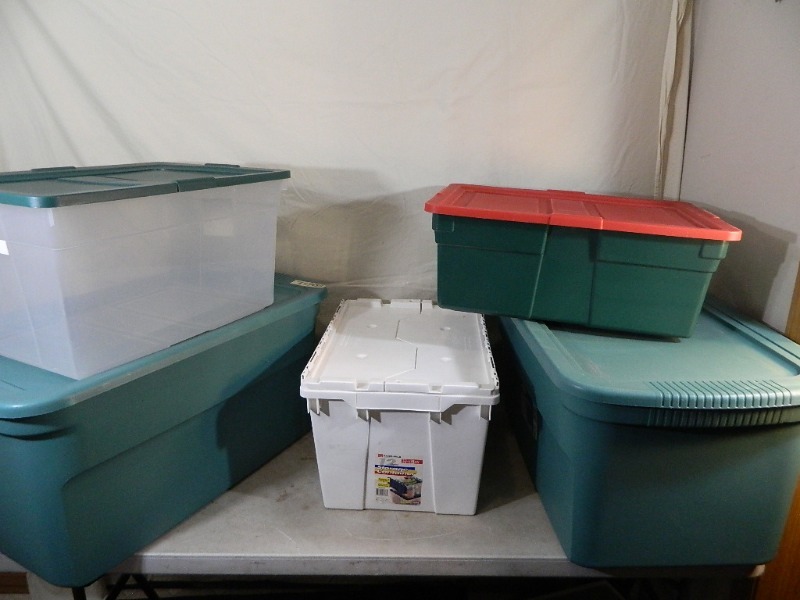 lot 72 image: 5 Assorted Totes with Lids