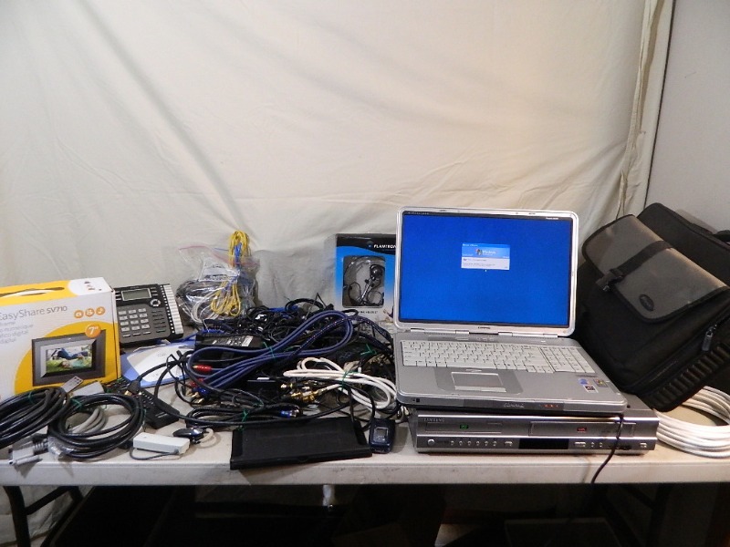 lot 81 image: Assorted Electronics