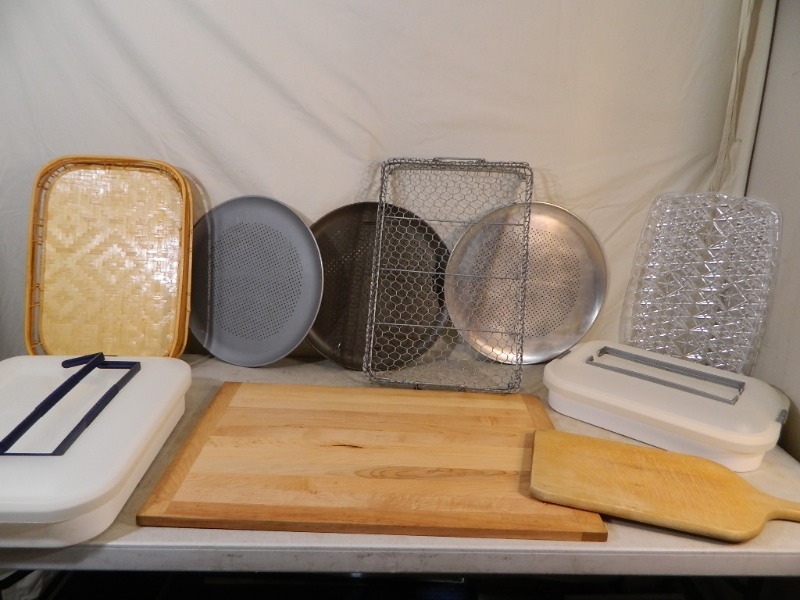 lot 88 image: Pier 1 Imports Trays, Large Cutting Board, Kitchen Items