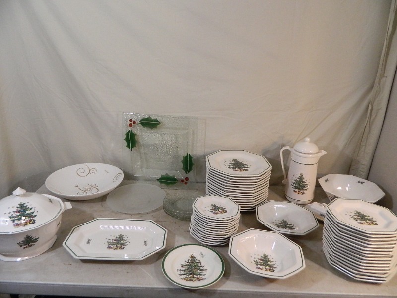 lot 92 image: Christmas Dishes and More
