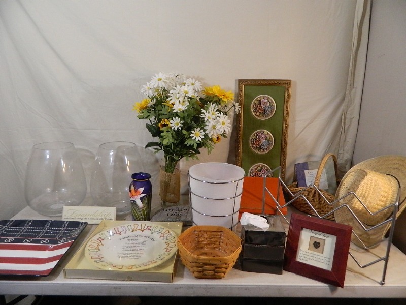 lot 100 image: Home Decor, Longaberger Basket, More