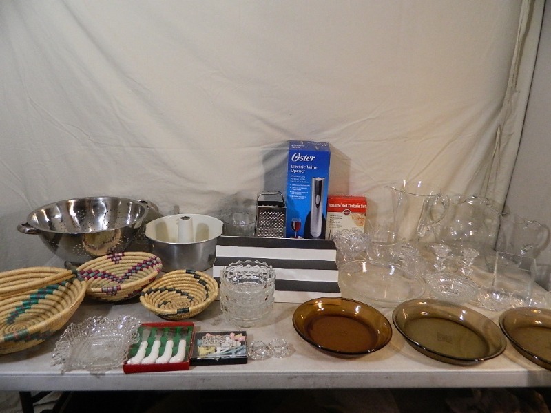 lot 156 image: Kitchen Items and Crystal