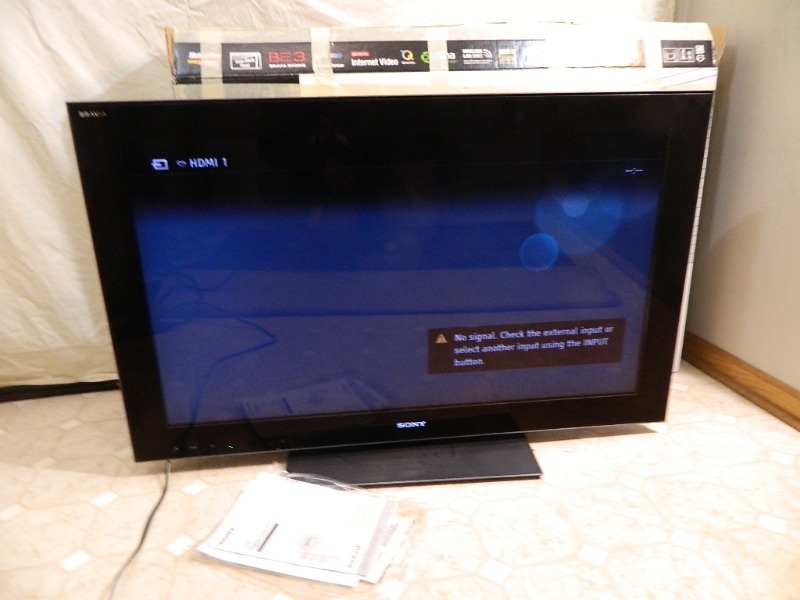 lot 24 image: Sony Bravia 40 LCD Flatscreen TV