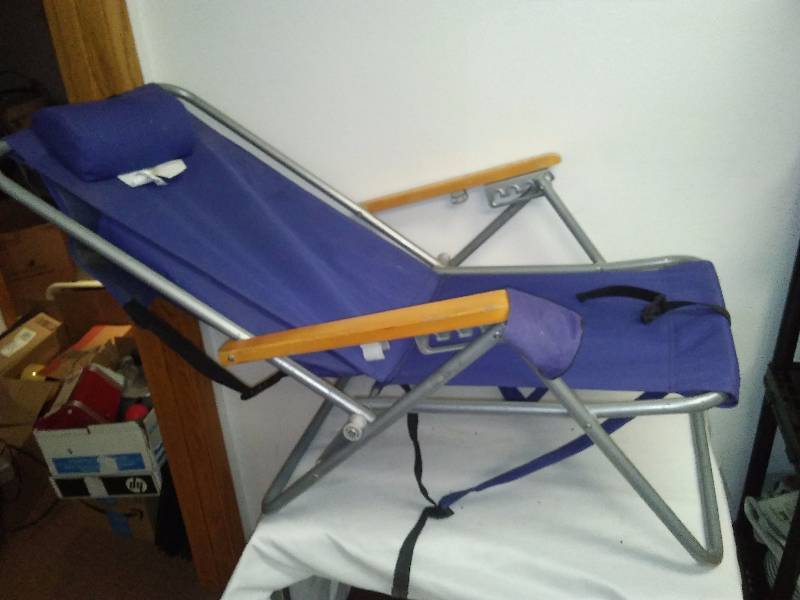 lot 44 image: Adjustable Folding Lawn Patio Chair