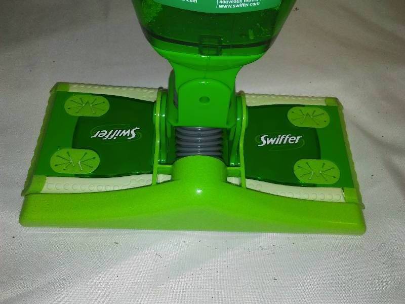 lot 46 image: Swiffer Sweep and Vac Cordless Vac