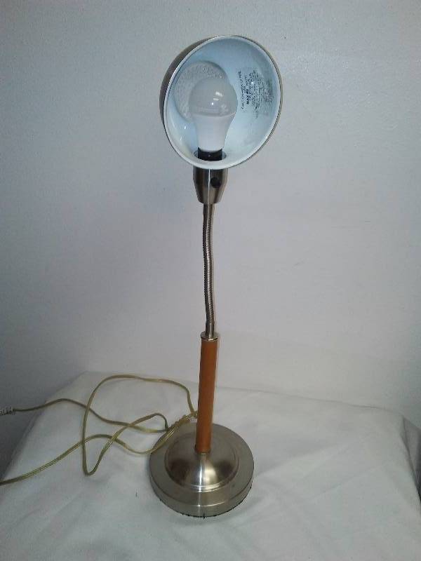 lot 55 image: Desk Top Goose Neck Lamp, Chrome and Wood