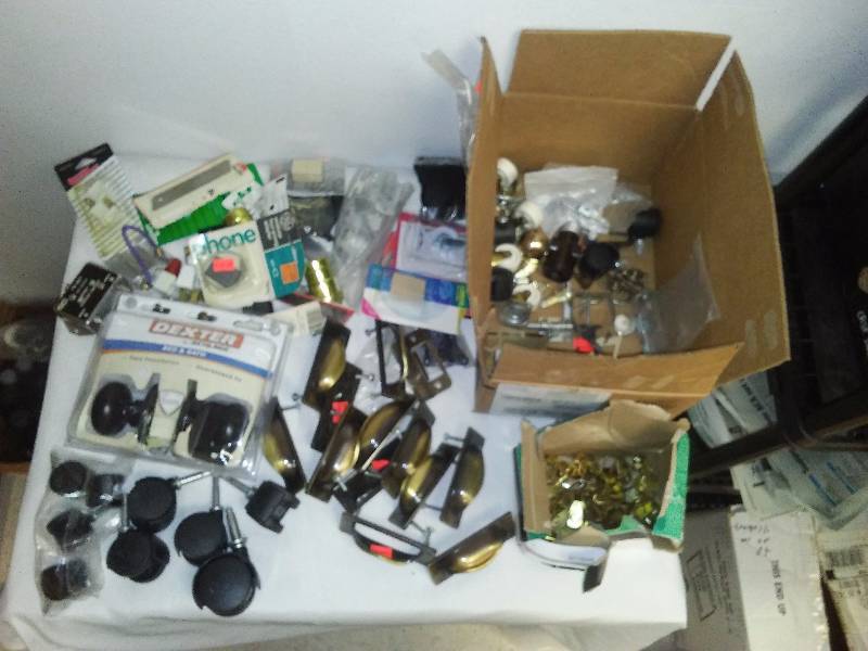 lot 71 image: Home Hardware Assortment