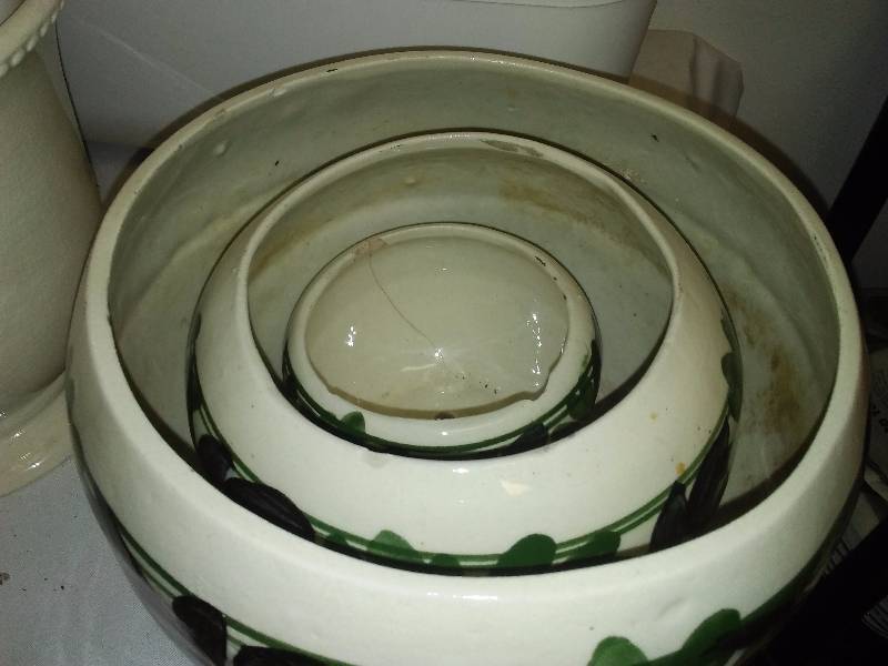 lot 82 image: Various Planters and more Ceramic (10) Plastic (3)