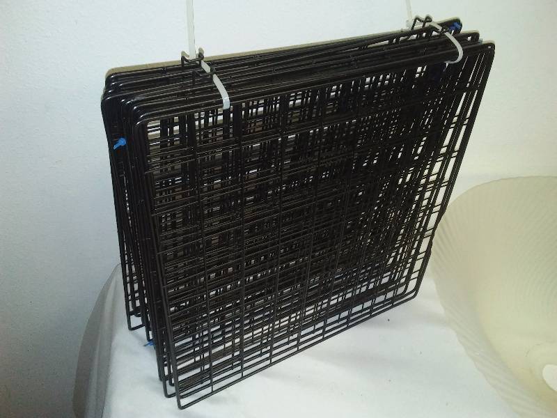 lot 83 image: Metal Wire Rack Shelving (14 panels)