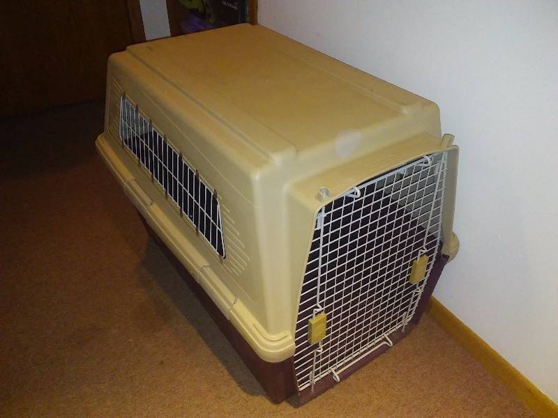 lot 84 image: Dog Kennel XL, 36 x 26 x 26 inches, excellent condition