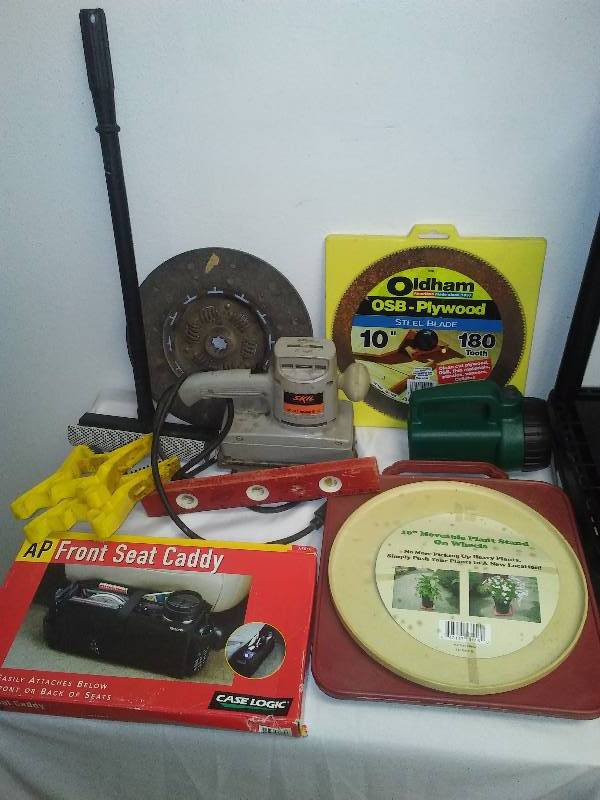 lot 100 image: Misc. Man Stuff - See pictures