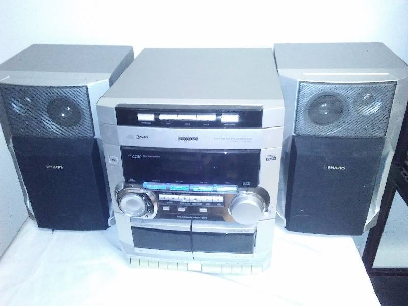 lot 109 image: Phillips Compact Stereo System