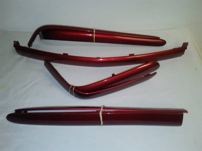 lot 117 image: 2008 Honda Goldwing Saddle Bag Trim Pieces