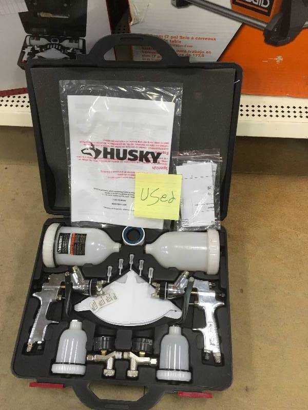 Husky Gravity Feed Spray gun lightly used in very good condition