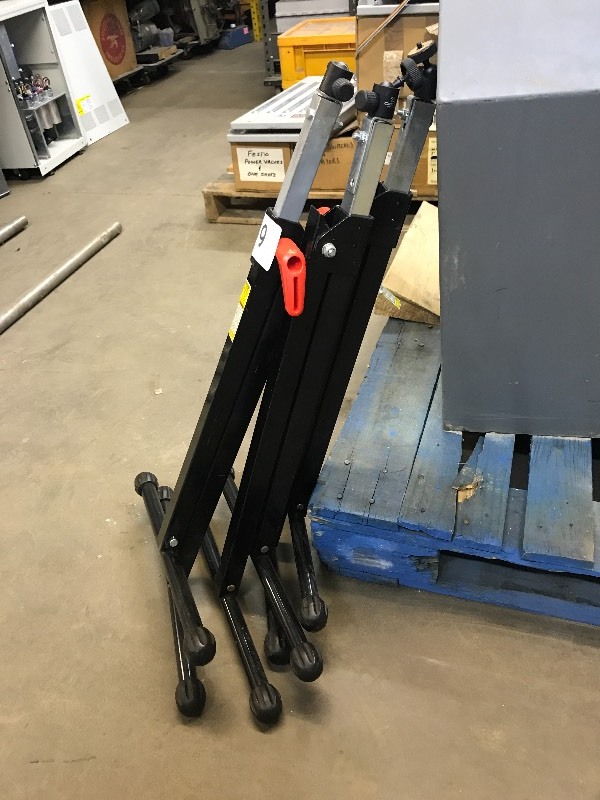3 STANDS