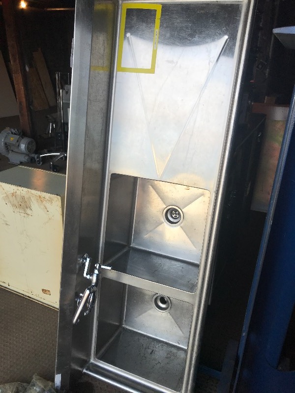 STAINLESS DUAL BASIN SINK