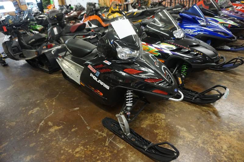 lot 7 image: 2009 Polaris IQ Shift 550