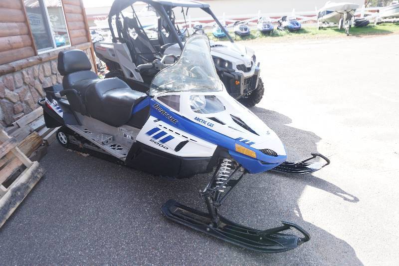 lot 8 image: 2015 Arctic Cat Bear Cat LT2000