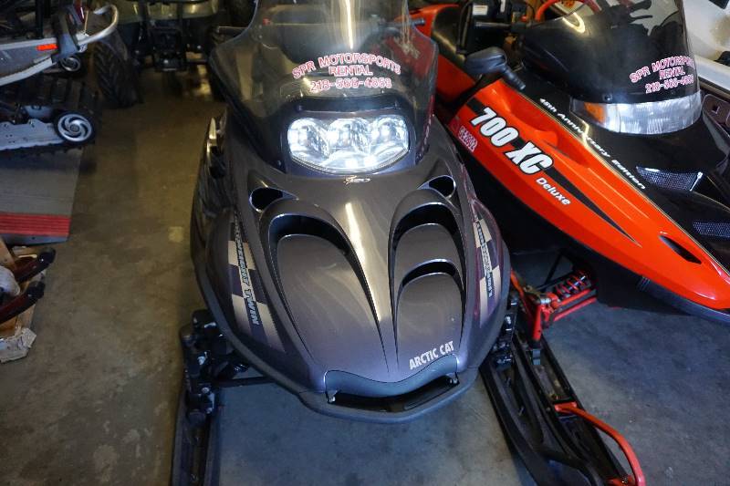 lot 12 image: 2001 Arctic Cat Z440