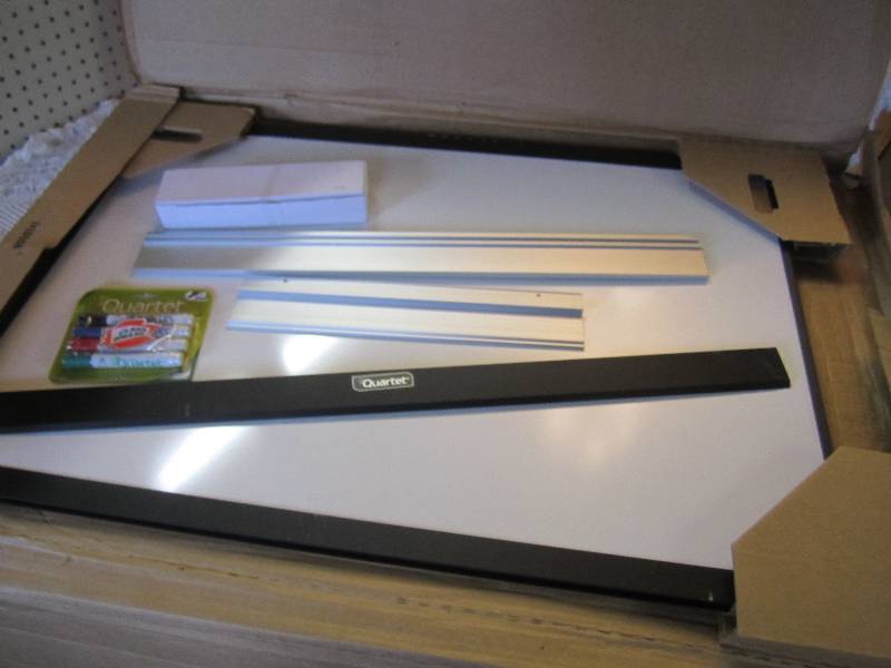 lot 9 image: Quartet 3 foot x 2 foot Magnetic Dr...