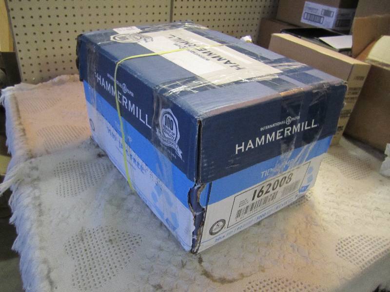 lot 25 image: Case of 5000 Sheets Printer Paper 8...