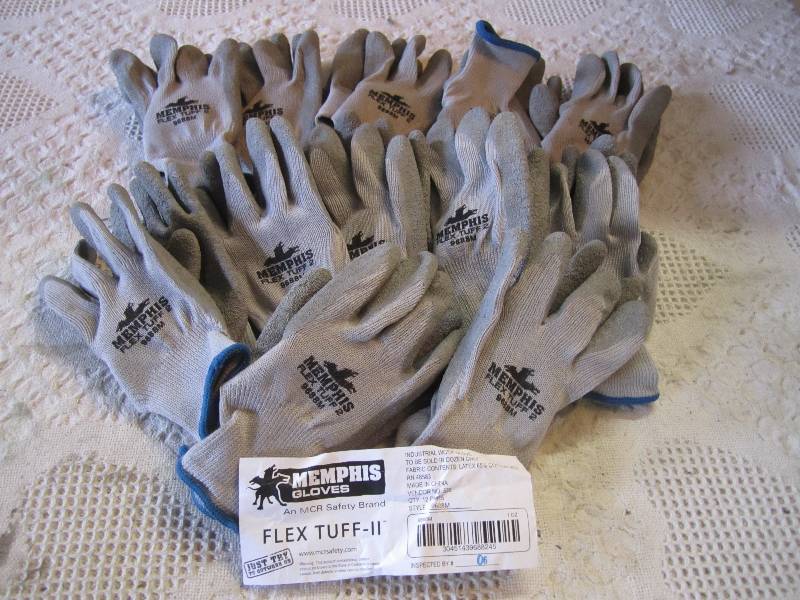 lot 35 image: Lot of 12 Pair Work Gloves Rubber C...