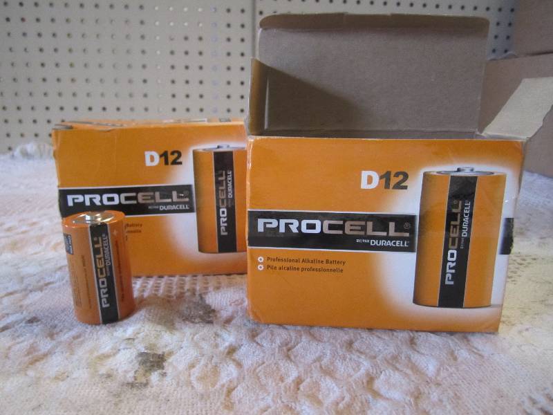 lot 47 image: Lot of 24 Duracell ProCell D Batter...