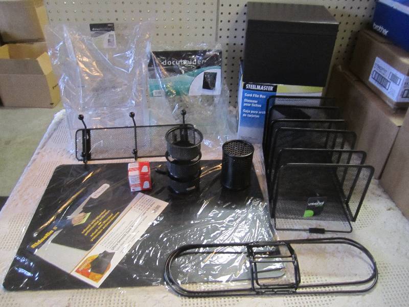 lot 52 image: Lot of Office Items A lot of value....