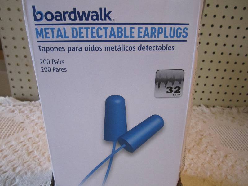 lot 64 image: Box of 200 Pair Boardwalk Corded De...