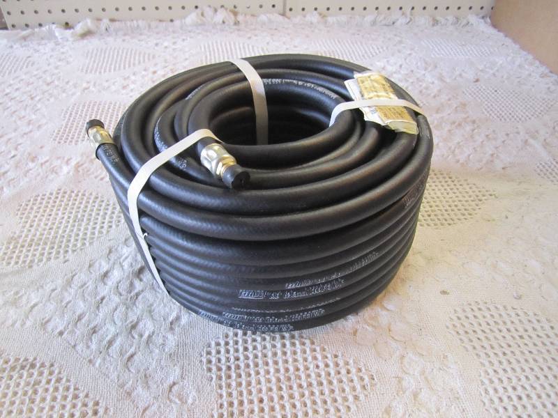 lot 86 image: New 38 Speedaire Pneumatic Rubber...