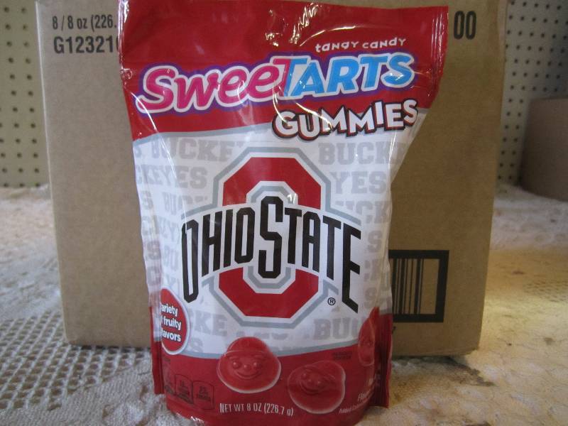 lot 92 image: Case of 8 Bags Sweetarts Gummies 8 ...