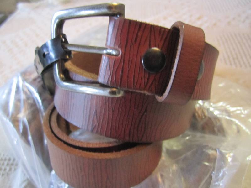 lot 130 image: Lot of 9 Canyon Outback Leather Bel...