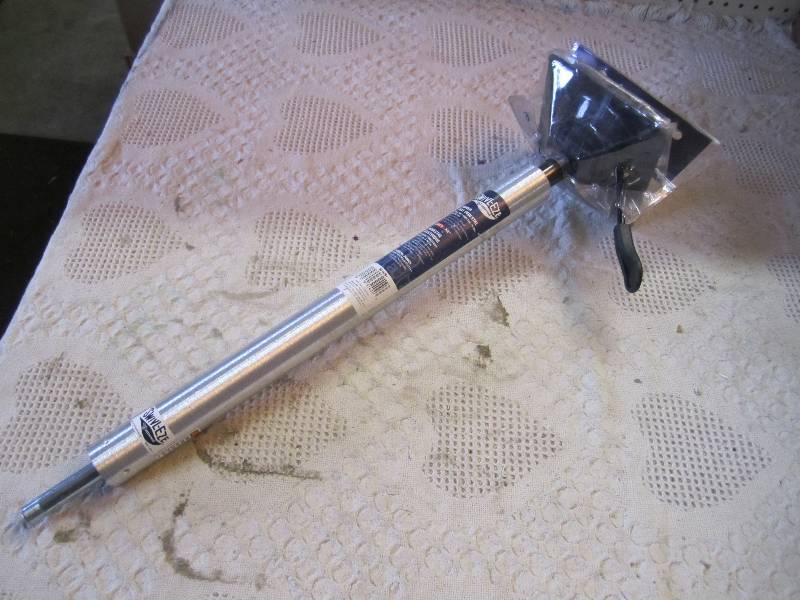 lot 139 image: Swivl-Eze Power Seat Pedestal Adjus...