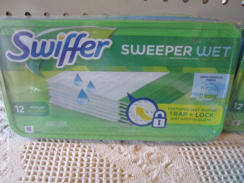 lot 173 image: Lot of 4 Swiffer Sweeper Wet Cloths...