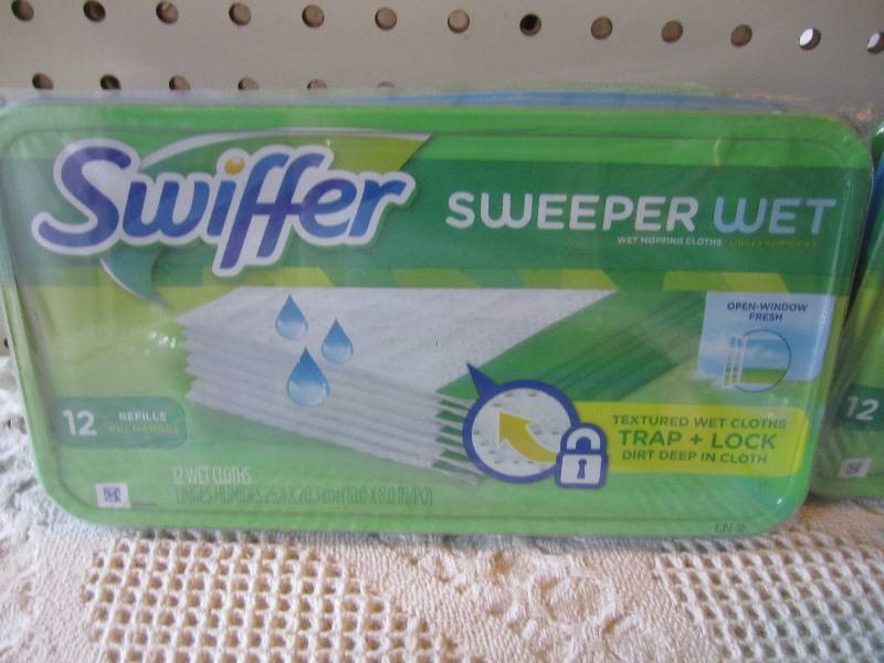 lot 174 image: Lot of 4 Swiffer Sweeper Wet Cloths...