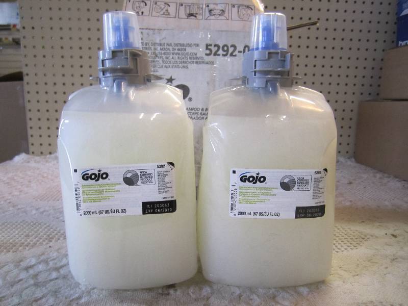 lot 188 image: Box of 2 GoJo Shampoo & Body Wash R...