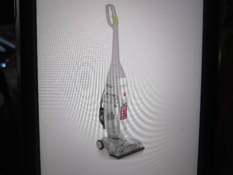 lot 243 image: Hoover Floor Mate Deluxe Hard Floor...