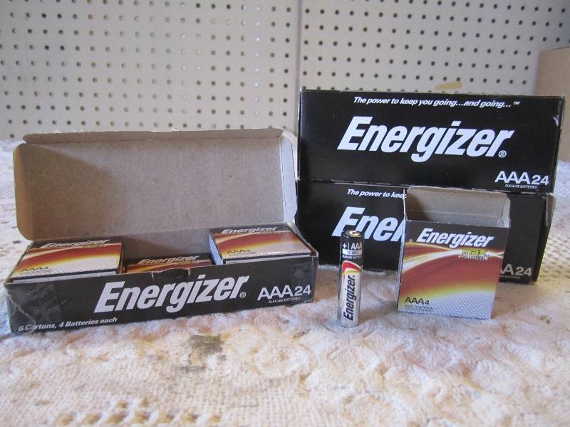 lot 263 image: Lot of 72 Energizer AAA Batteries 3...