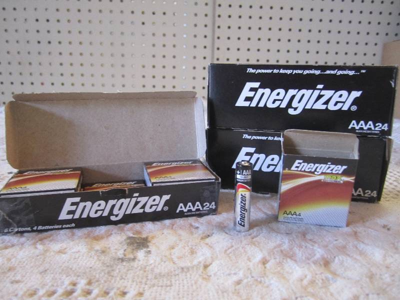 lot 264 image: Lot of 72 Energizer AAA Batteries 3...