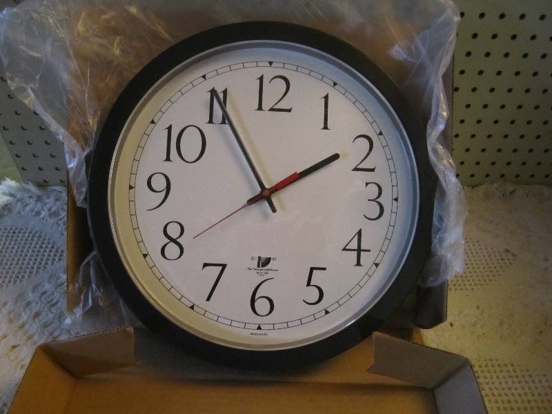 lot 294 image: 14.5 Self Set Wall Clock Contempor...