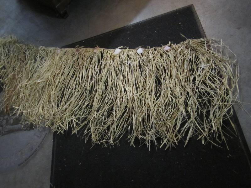lot 297 image: Hanging Grass and Seashell Decor Ab...