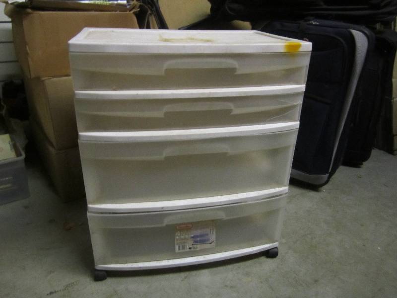 lot 299 image: 4 Drawer Sterilite Organizer on Cas...