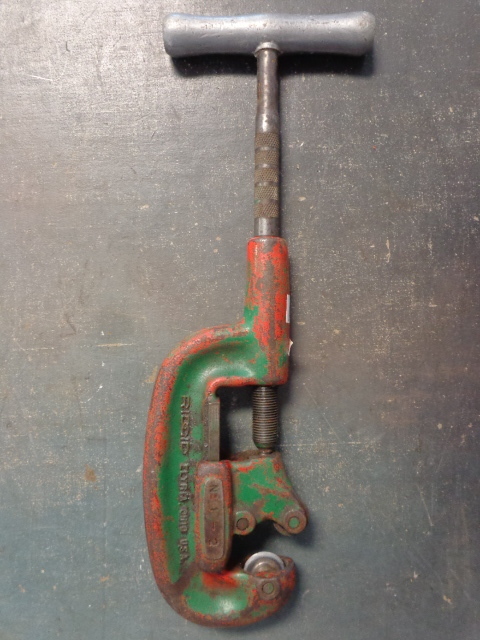 lot 12 image: Heavy Duty Ridgid Pipe Cutter